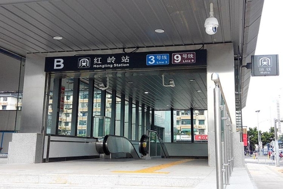 Cina Stasiun Kereta Bawah Tanah Produk Stainless Steel Kustom Dengan Berbagai Pintu Masuk Dan Keluar pemasok